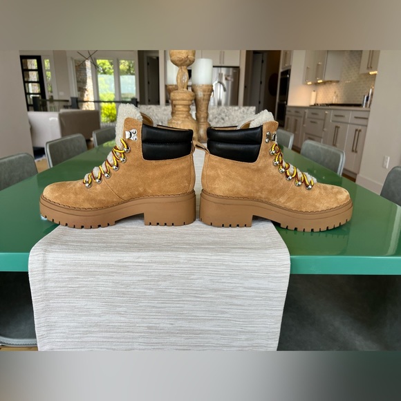 Marc Fisher LTD Nairy Leather Boot SIZE: 7 - Picture 12 of 14